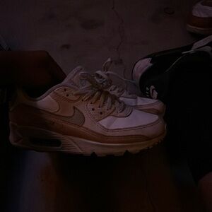 Nike air max shoes white (used)